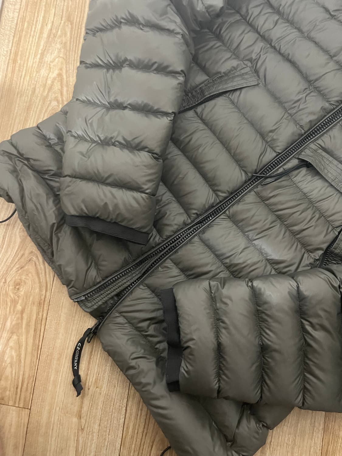 CP 컴퍼니 DD쉘 고글 경량패딩 L 상품이미지2