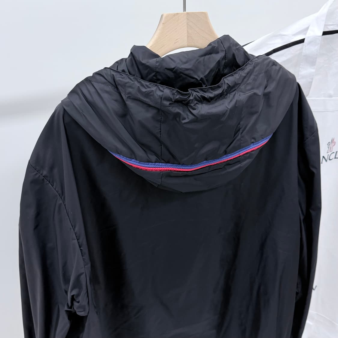 [S+급/6] 몽클레어 하타브 바람막이 자켓 블랙 상품이미지5