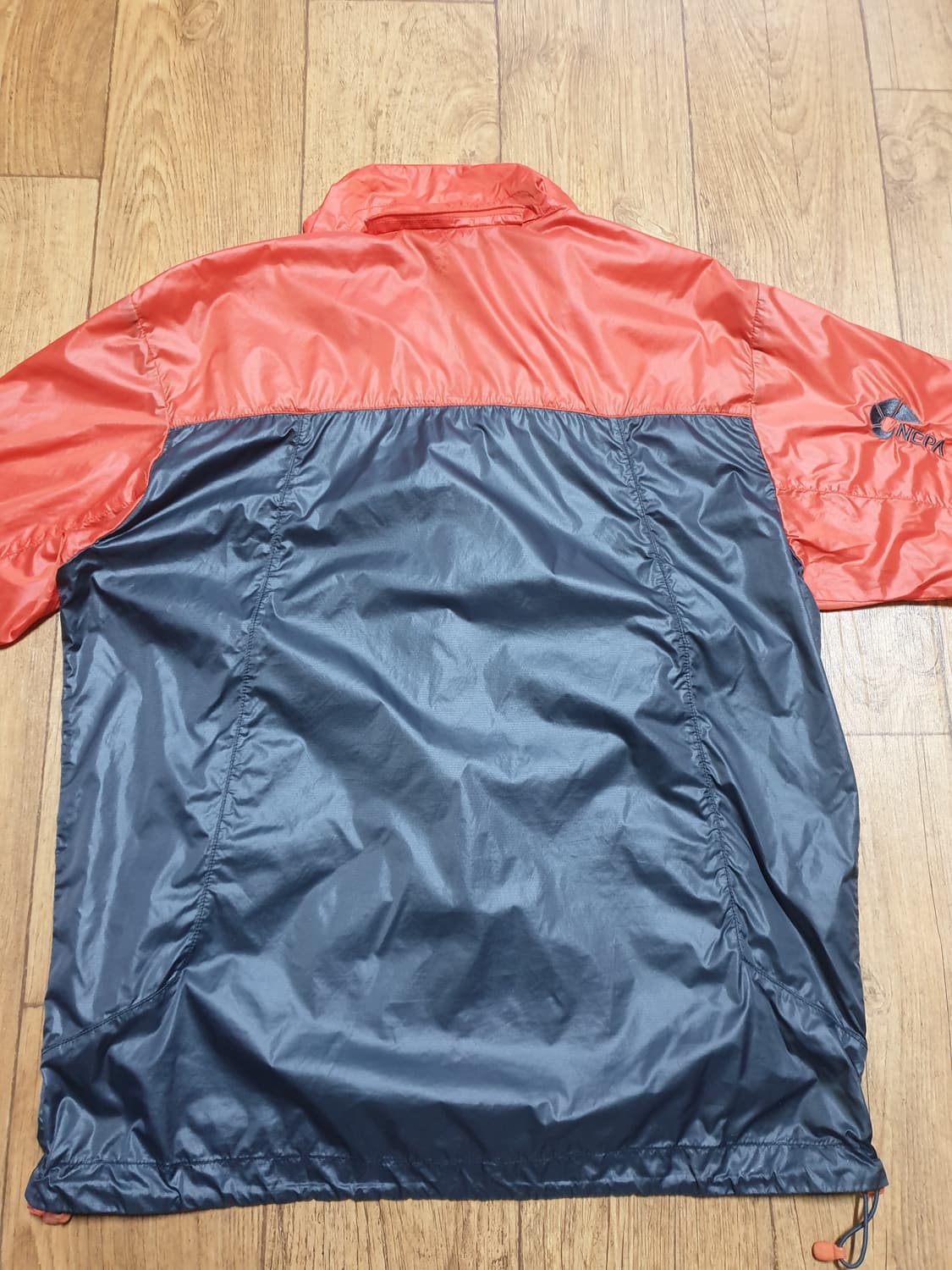 1155 네파 아웃도어 바람막이 95 사이즈입니다 상품이미지5