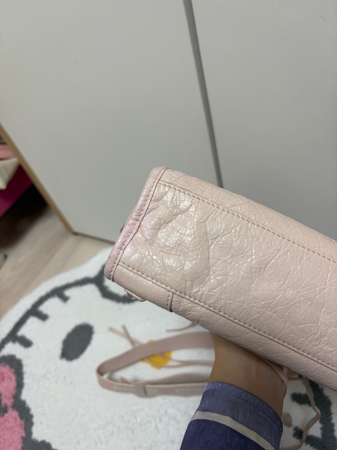 발렌시아가 로고 스트랩 시티백 미니 핑크 상품이미지6