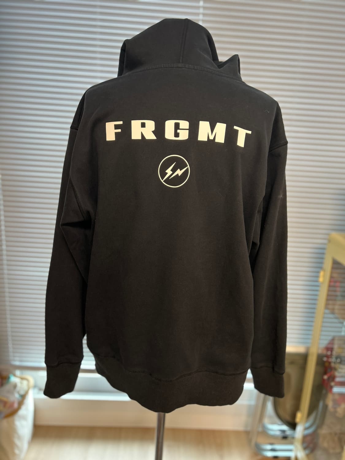 프라그먼트 x 오클리 블랙 레터링 후디 xl 상품이미지1