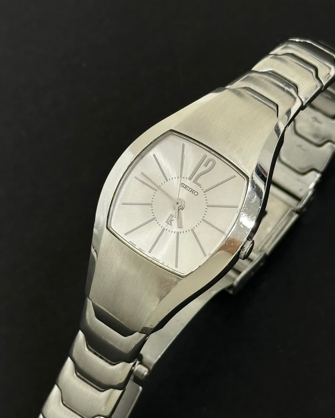 세이코 루키아 화이트 다이얼 쿼츠 시계 상품이미지5