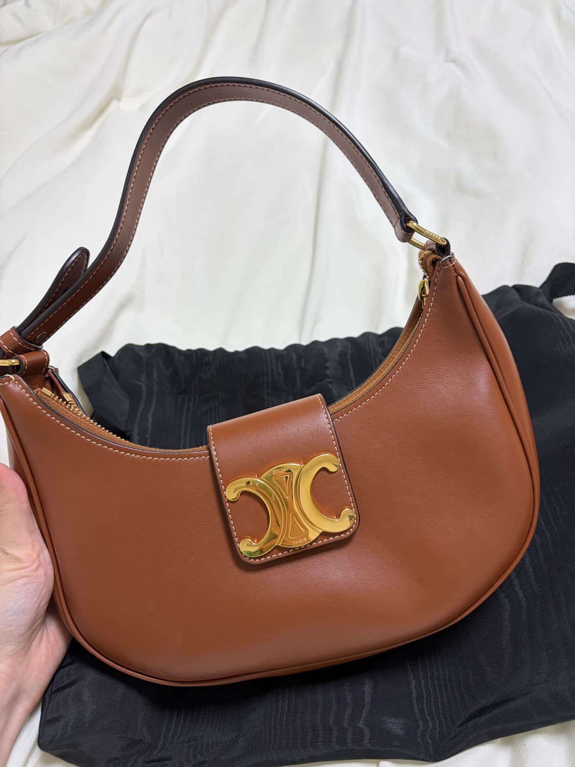 셀린느 트리옹프 아바백 브라운 상품이미지1