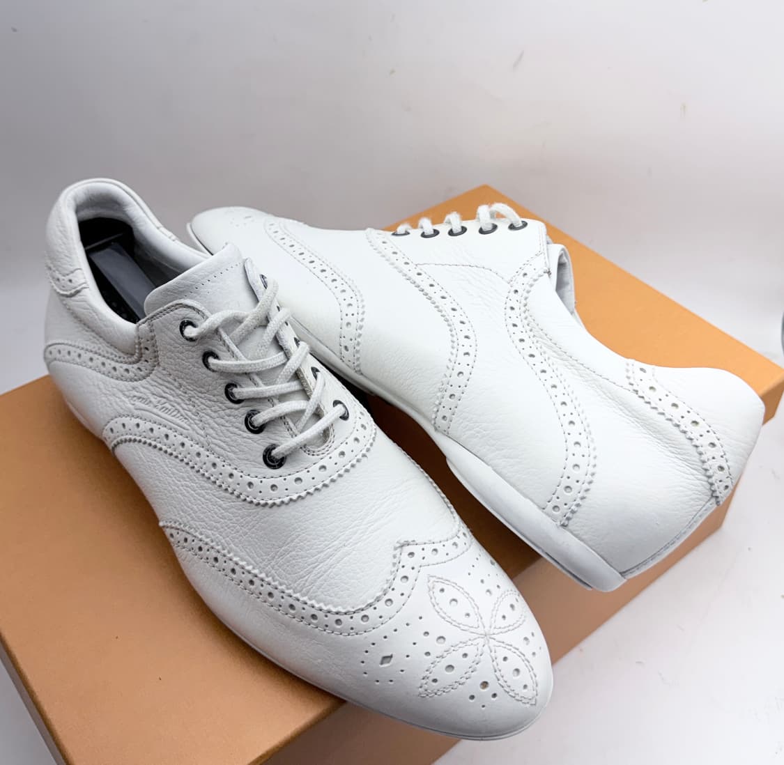 정품)루이비통 스니커즈 260 상품이미지7