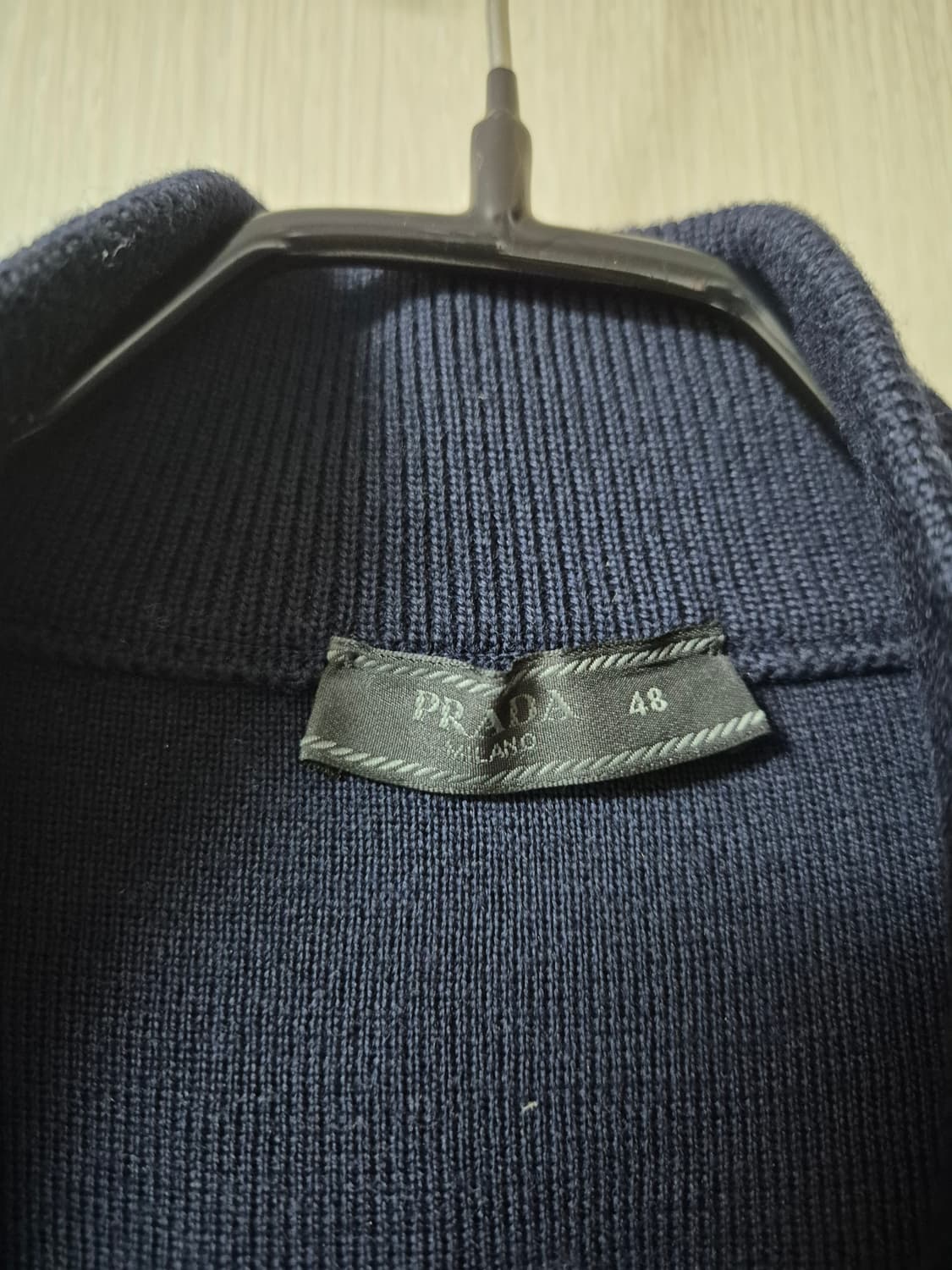 (22년) 프라다 나일론 풀집업 패딩 울집업가디건 95 (정품) 상품이미지3