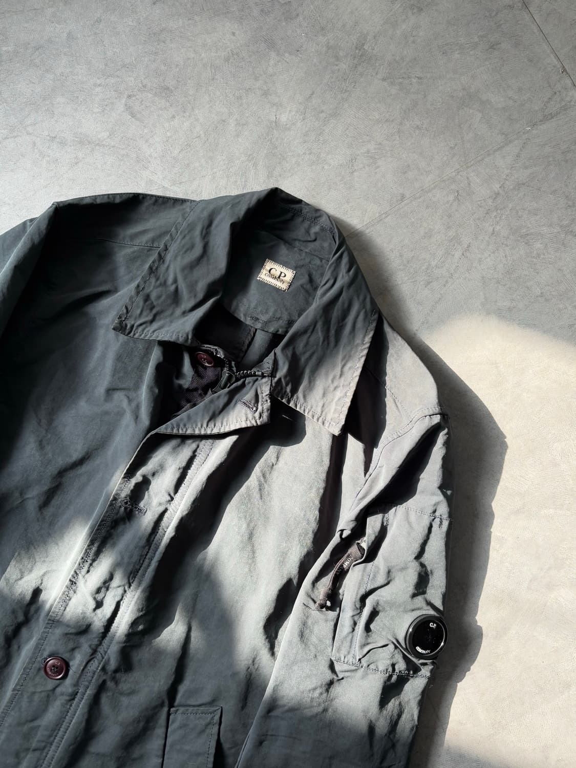 CP 컴퍼니 블랙 렌즈 코트 상품이미지3