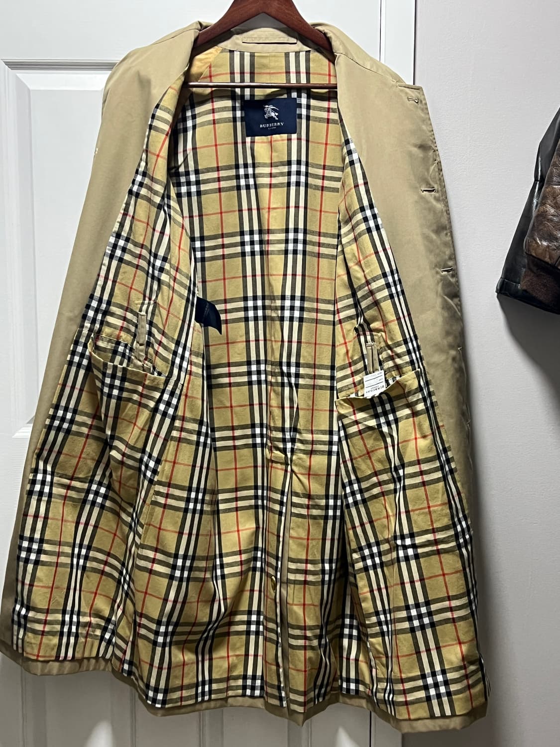 Burberry 버버리 개버딘 래글런 싱글코트 (103) 상품이미지10