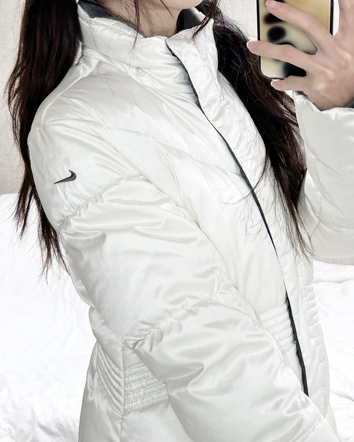 나이키 스우시 덕다운 유광 화이트 롱패딩 상품이미지4