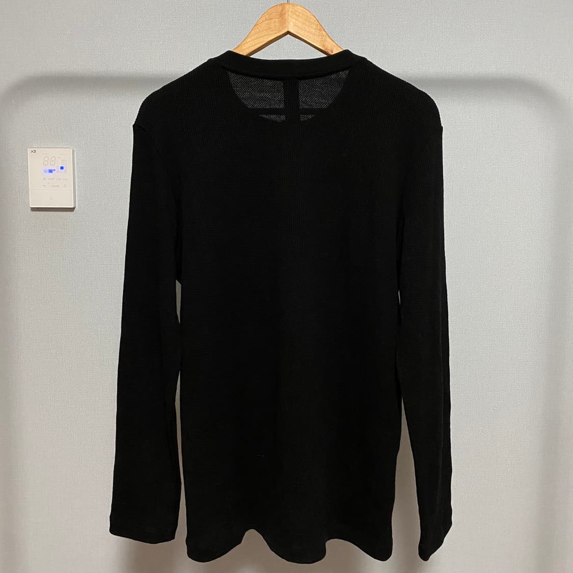 [L] 크롬하츠 크로스볼 와플 헨리넥 블랙 상품이미지3