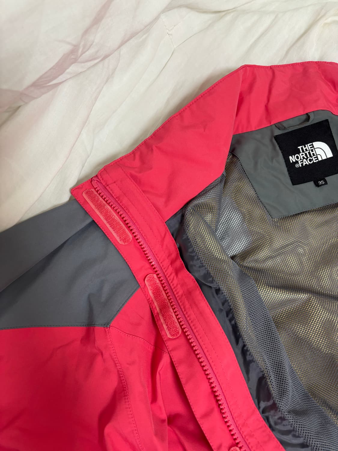 노스페이스 고어텍스 바람막이 (핑크/회색) 상품이미지3