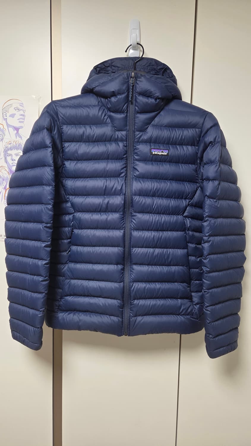 파타고니아 다운스웨터후드 다크네이비 상품이미지1