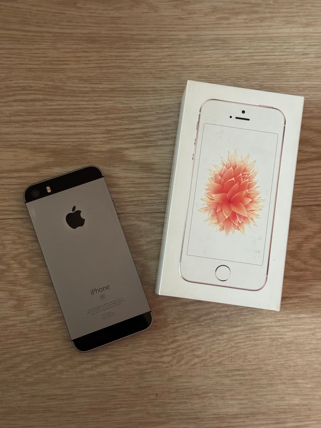 아이폰se 스페이스그레이 64기가 상품이미지1