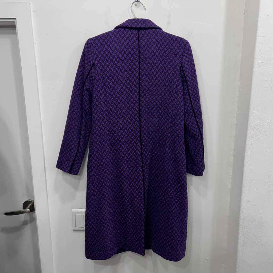 안나수이 퓨어 울 퍼플 헤링본 원버튼 코트 상품이미지5