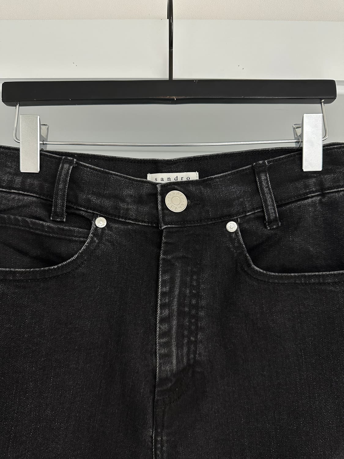 [산드로] 여성 블랙 와이드 롤업 데님 상품이미지5