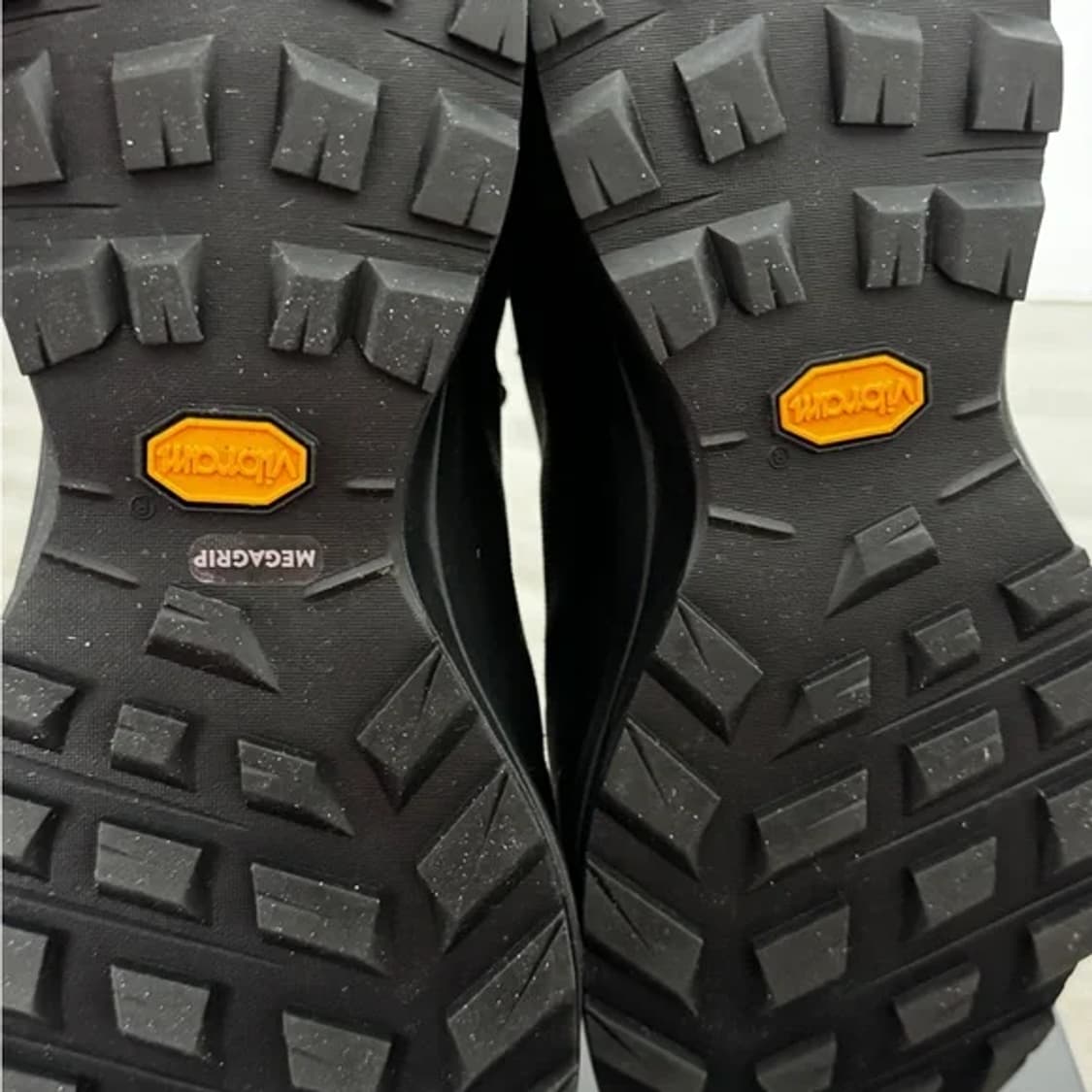  10.5 아크테릭스 에어리어스 FL GTX  남성용 블랙 고어텍스  상품이미지6