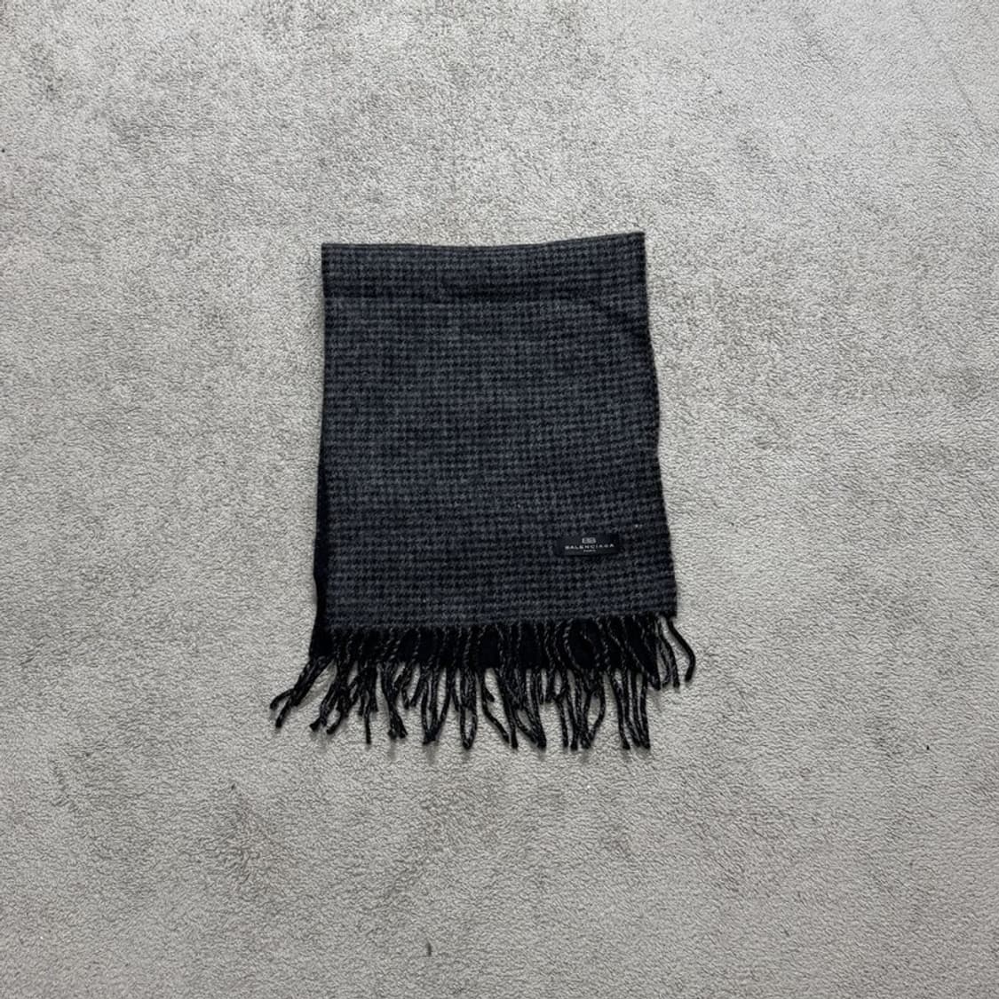 발렌시아가 머플러 상품이미지1