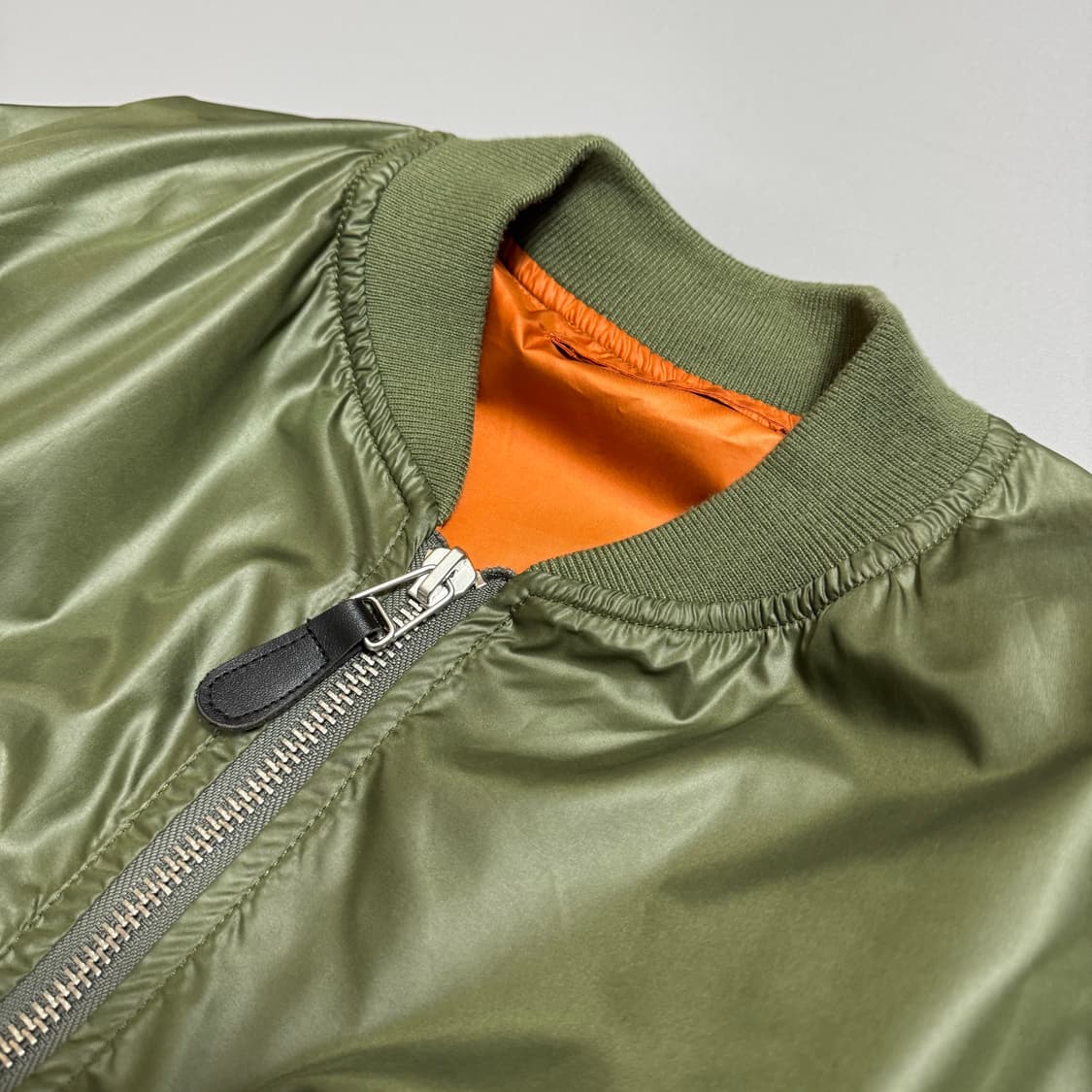 저널스탠다드 올리브컬러 루즈피트 폴리에스터 MA-1 플라이트 자켓 상품이미지5