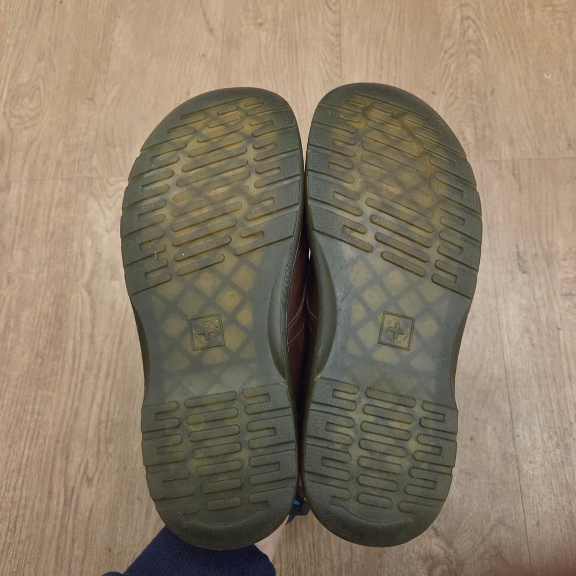 닥터마틴 엘스필드 uk6 250-255 크레이지홀스 브라운 상품이미지4