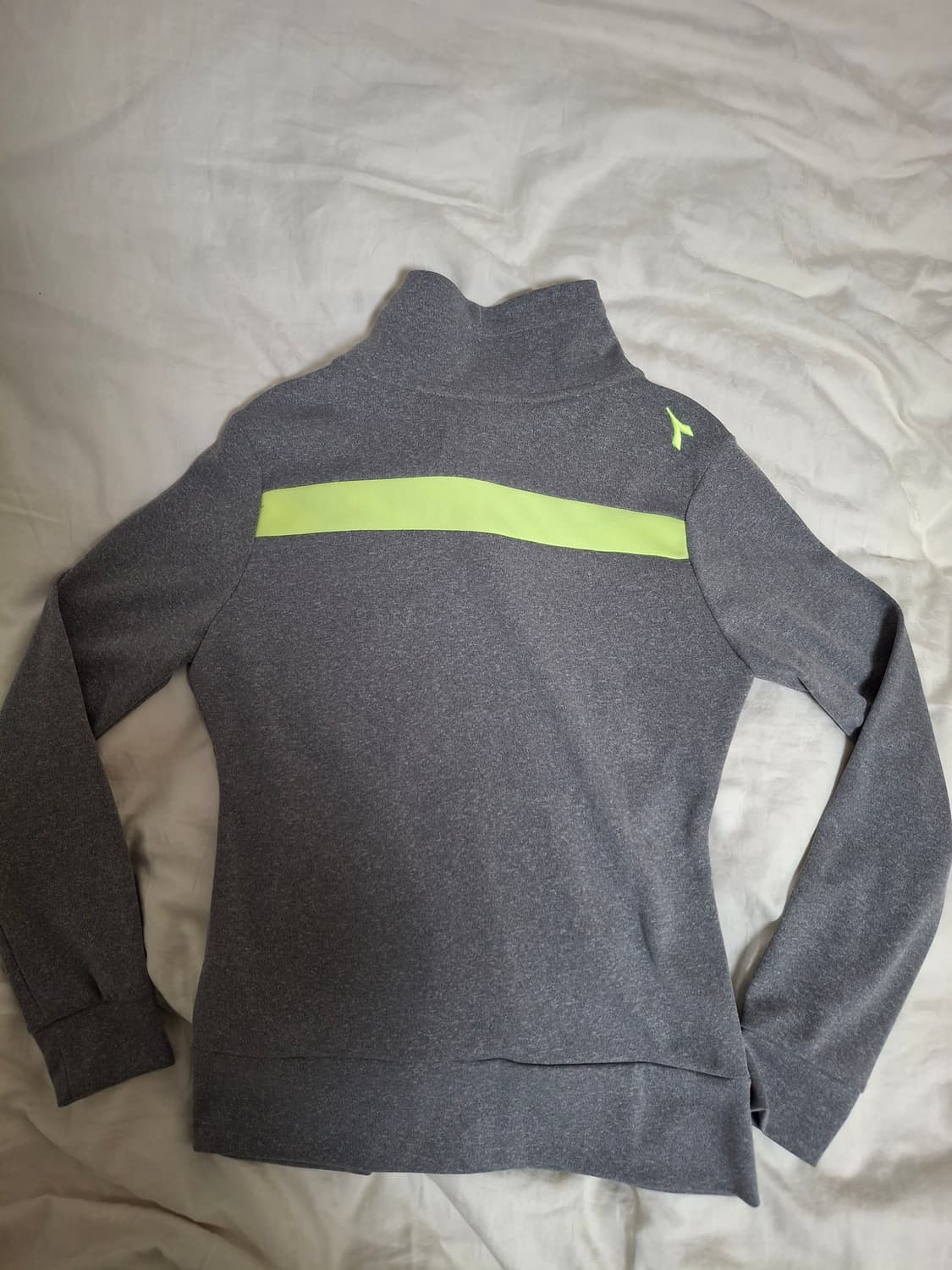 새상품 디아도라 여성 트레이닝복 정품 상의 S  그레이 슬림핏 상품이미지2