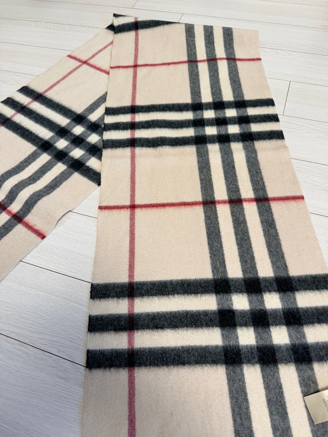 버버리 체크 캐시미어 머플러 스톤 상품이미지1