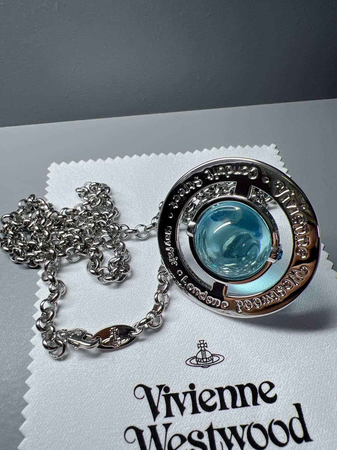 비비안웨스트우드 블루 빅오알비 목걸이 상품이미지3