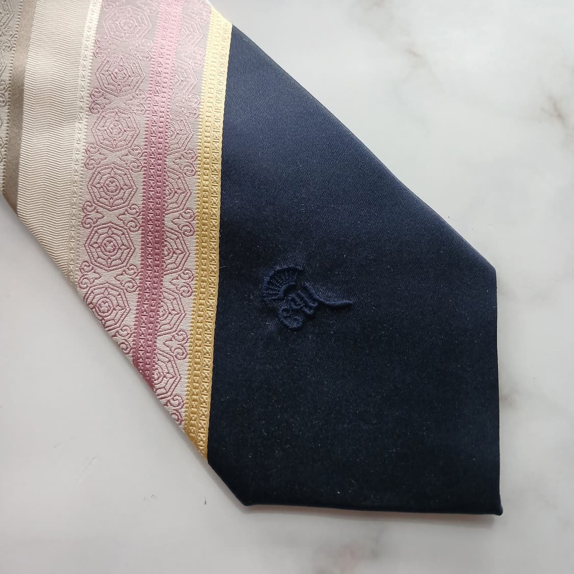 카운테스마라 실크 스트라이프 넥타이 9.3cm A+등급 A18317
 상품이미지5