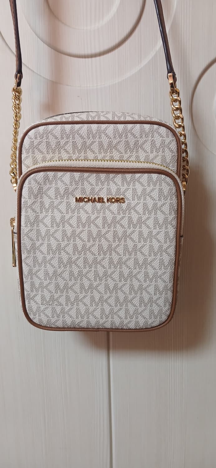 마이클코어스 크로스백 상품이미지2