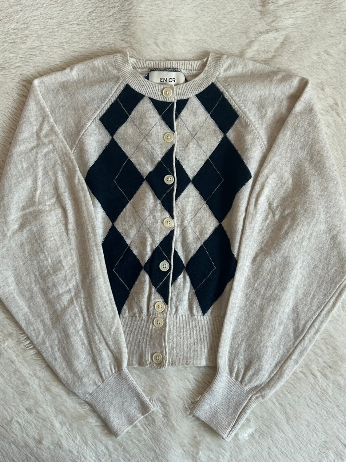 [s] 엔오르 아가일 라운드 가디건 아이보리 [김고은, 있지 채령 착용] 상품이미지5