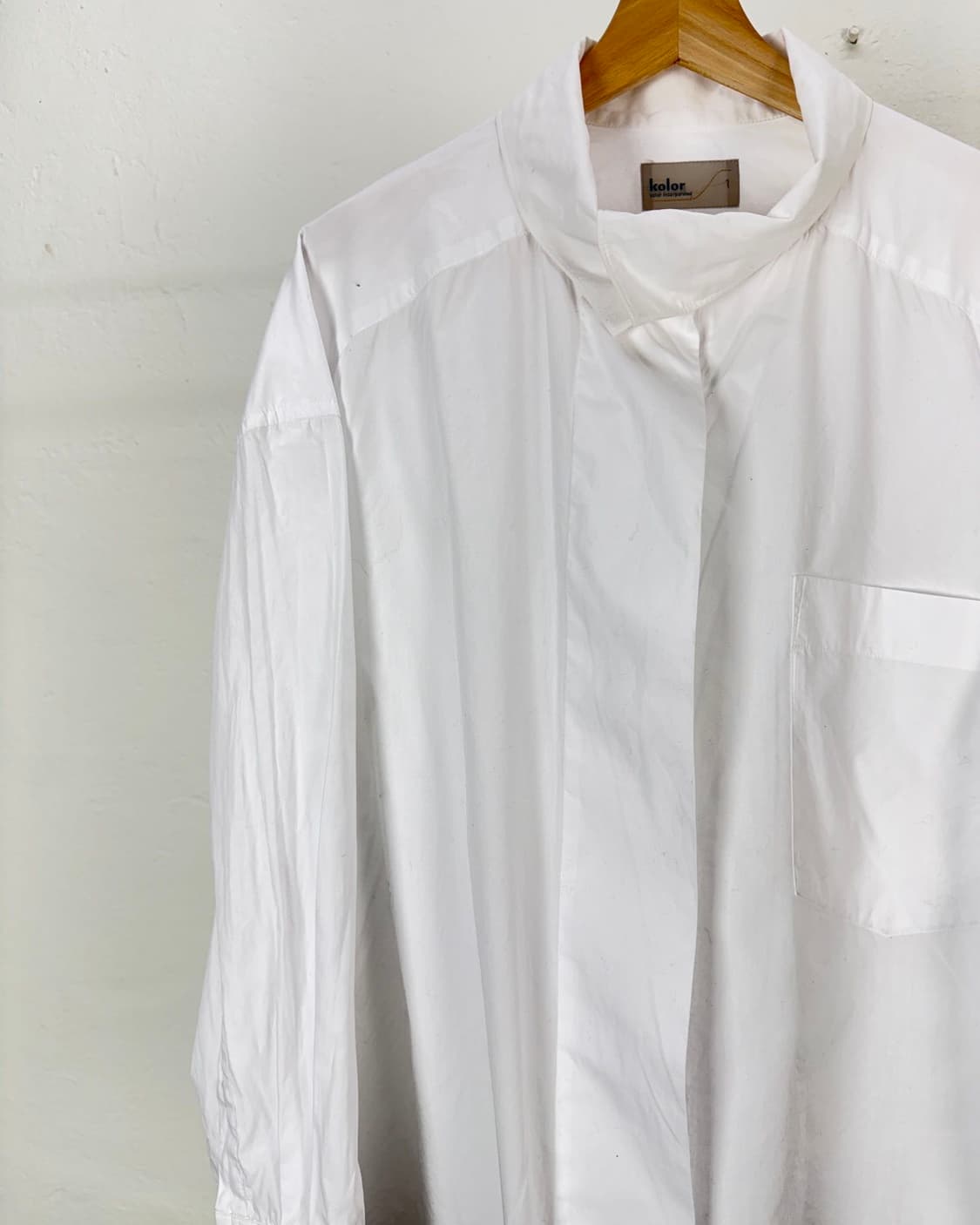 컬러 만다린 화이트 오버 사이즈드 히든 버튼 셔츠 상품이미지2