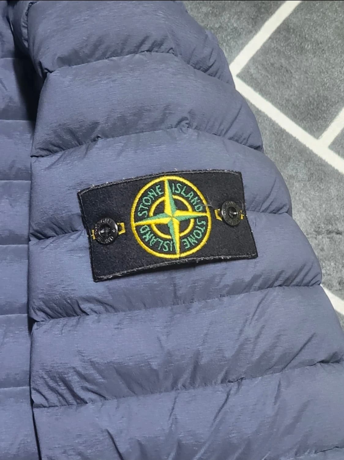 스톤아일랜드 룸우븐 경량패딩 상품이미지3
