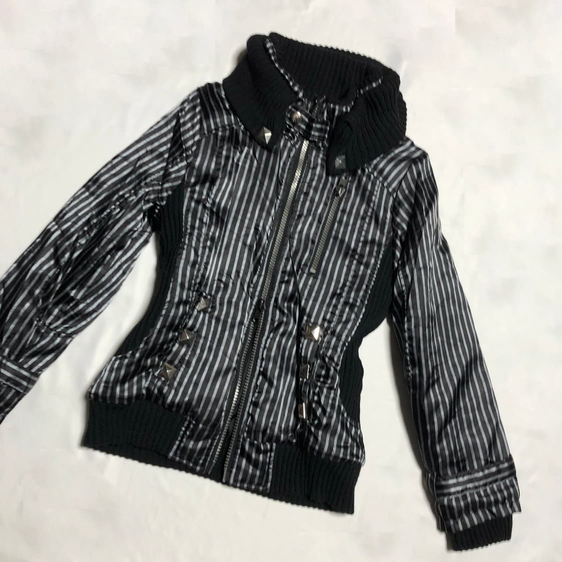 스트라이프 스터드 리브 점퍼 상품이미지2