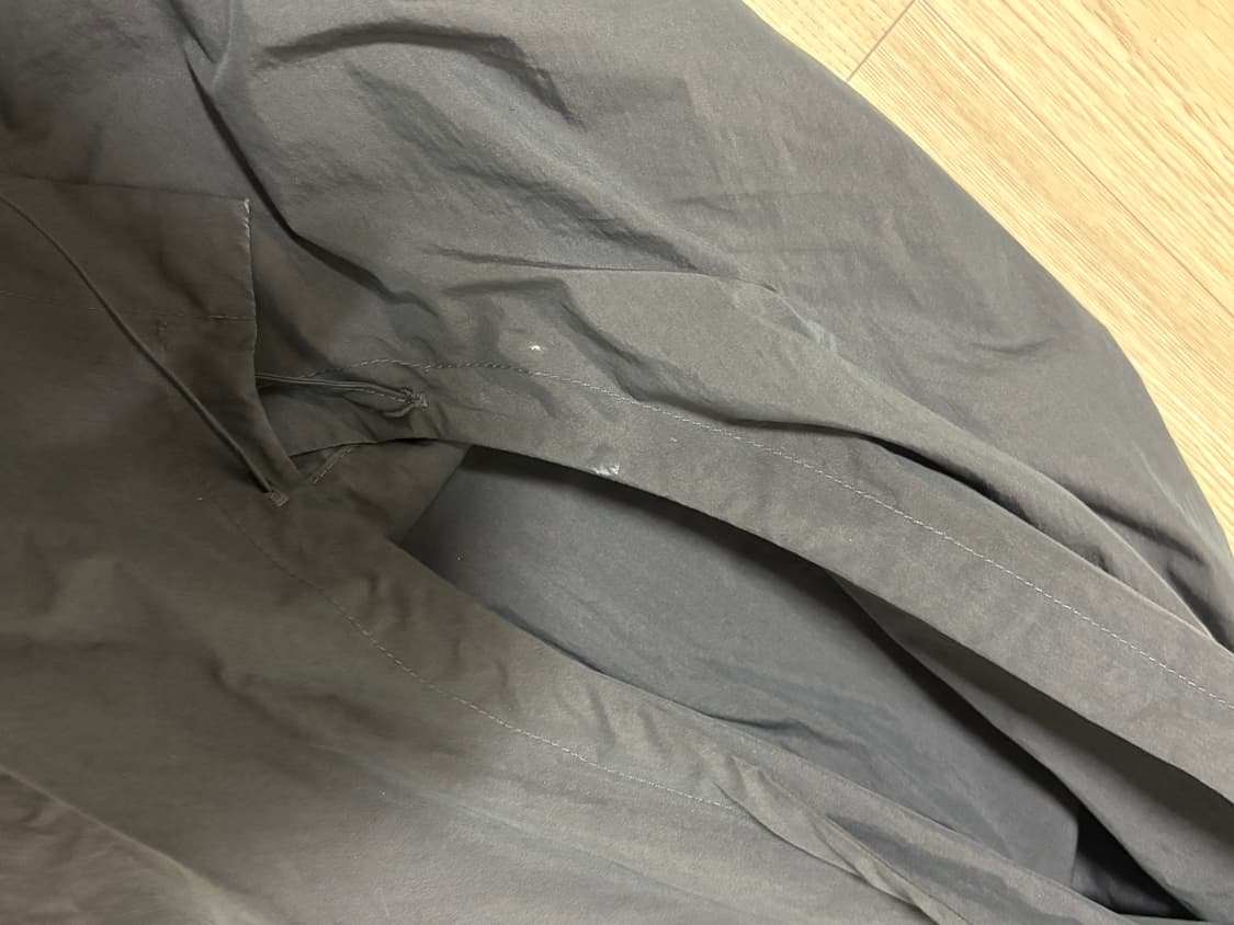 아모멘토 DETACHABLE HOODIE SHIRTS (CHARCOAL) 상품이미지3