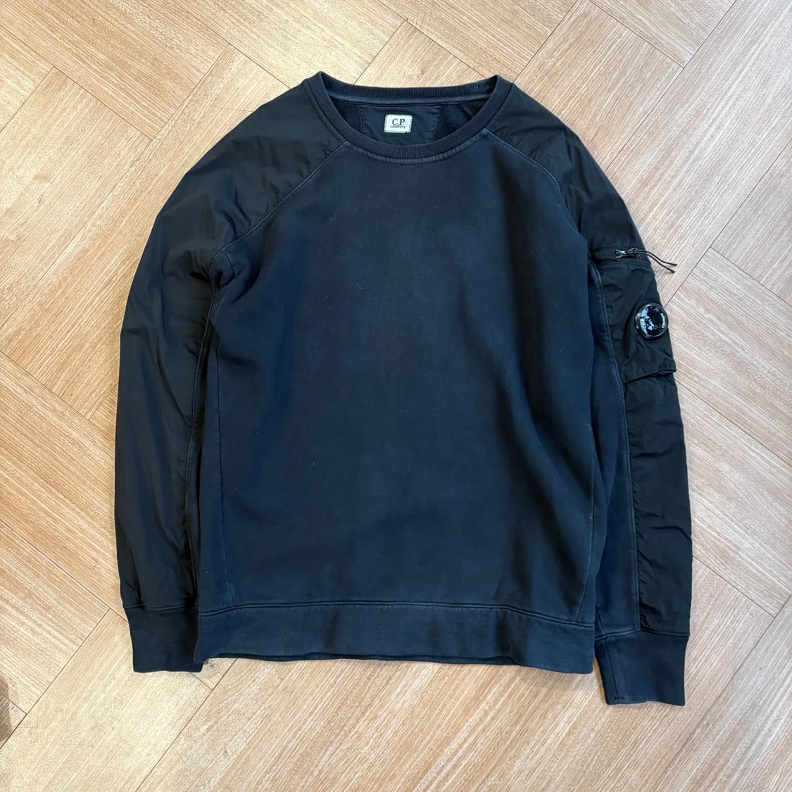 씨피컴퍼니 코튼 & 나일론 믹스 스웻셔츠 상품이미지3