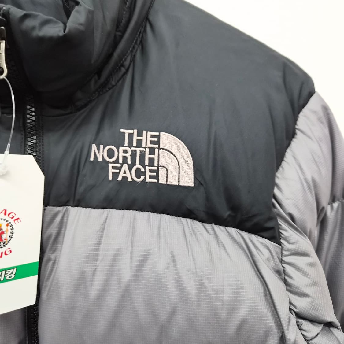 노스페이스 700 눕시 패딩 회색/블랙 남성 XS 상품이미지3