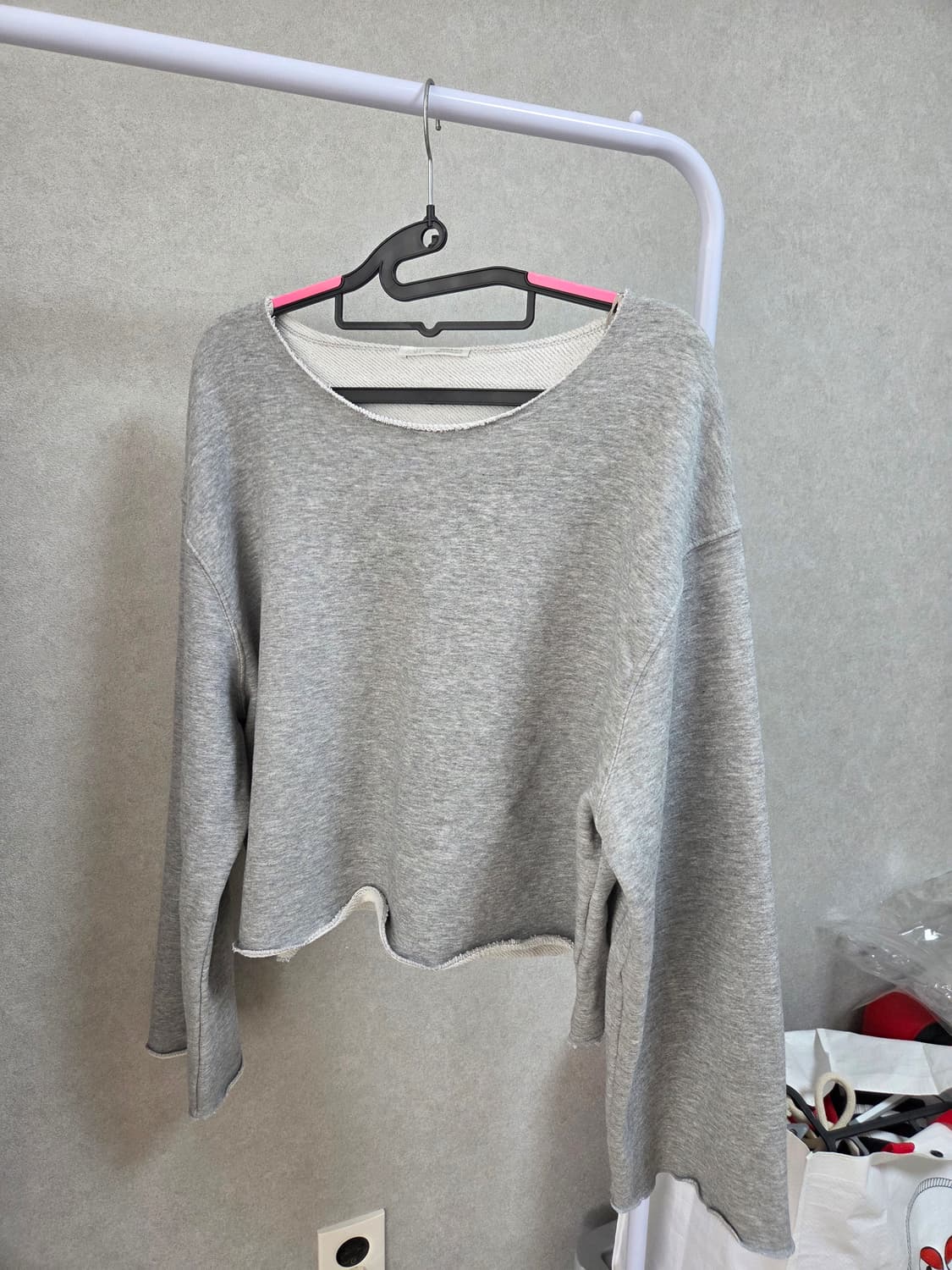 (무배)ZARA 회색 크롭 맨투맨 상품이미지1