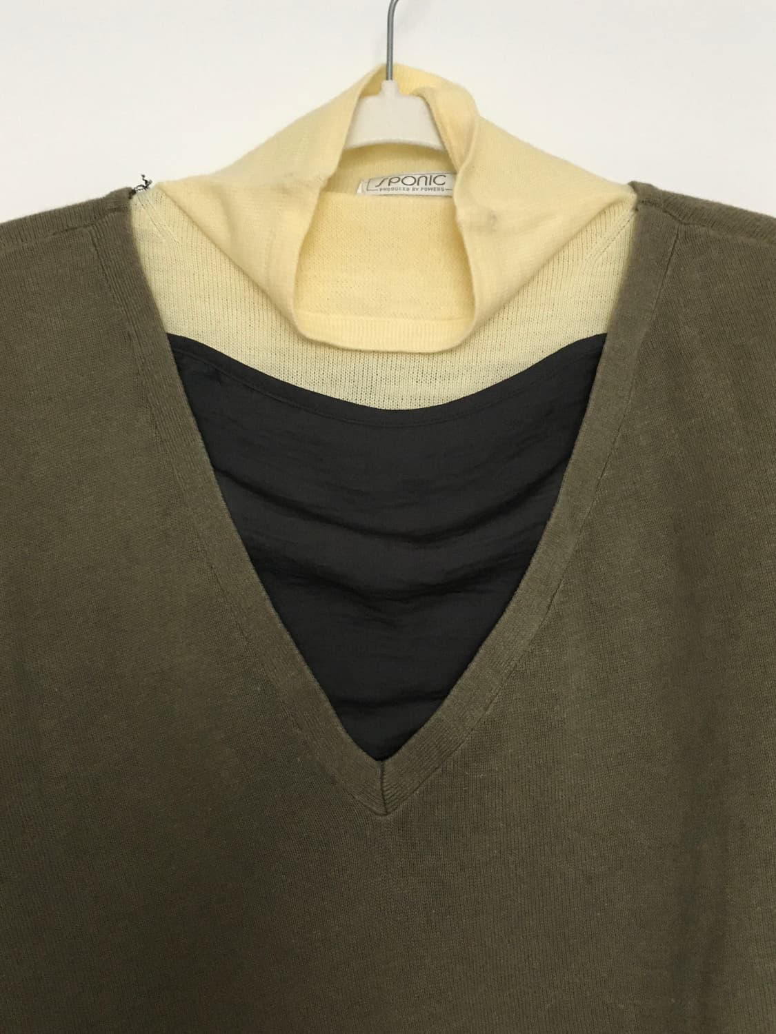 VTG Unbalance Khaki Knit Sweater 상품이미지3