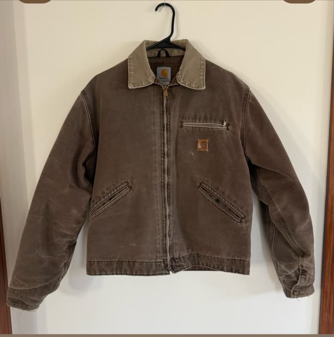 칼하트 J97 CHT Medium 구합니다 상품이미지1