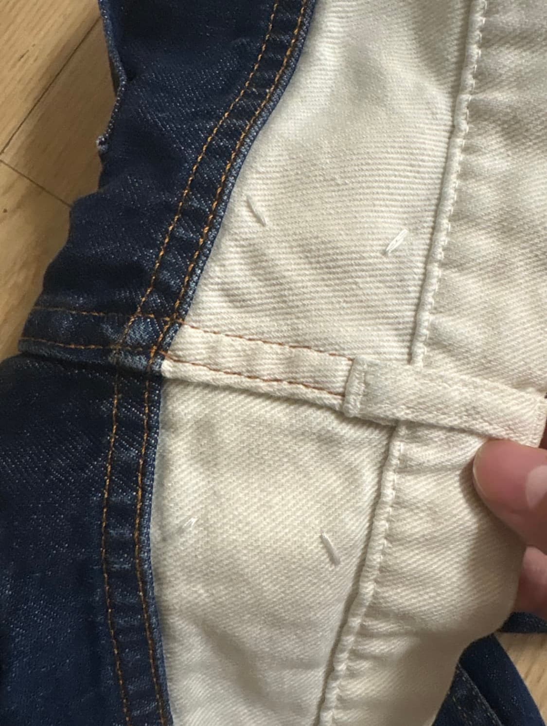 마틴 마르지엘라 배색 백스티치 데님 팬츠 상품이미지4