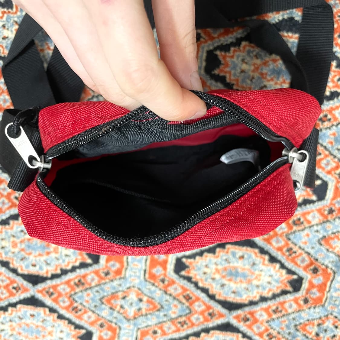 디키즈 레드 크로스백 상품이미지4