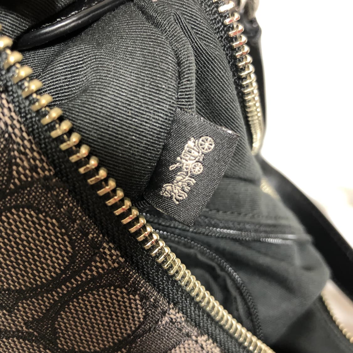 코치 시그니처 숄더백 상품이미지8