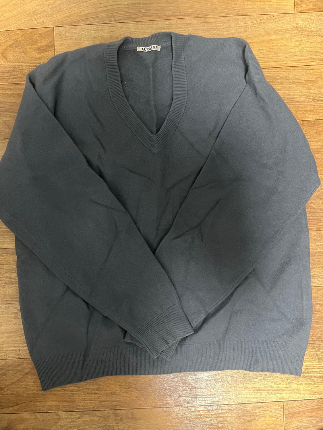 오라리 브이넥니트4 그레이 상품이미지1