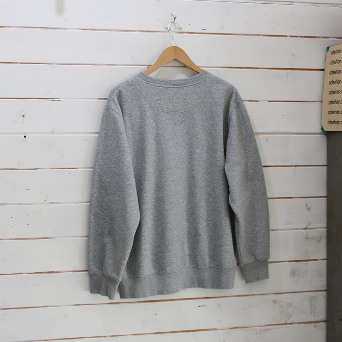 (착용컷) GU x Disney 미키마우스 스웻 셔츠 (남성용 103) 상품이미지2