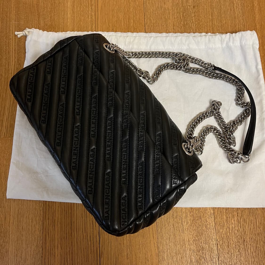 발렌시아가 BB체인 숄더백 상품이미지4