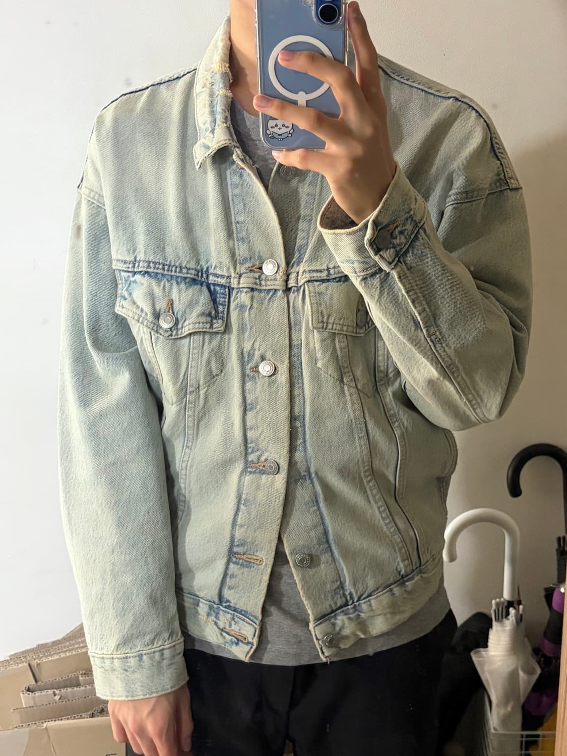 착샷) Zara damaged denim jacket 상품이미지3