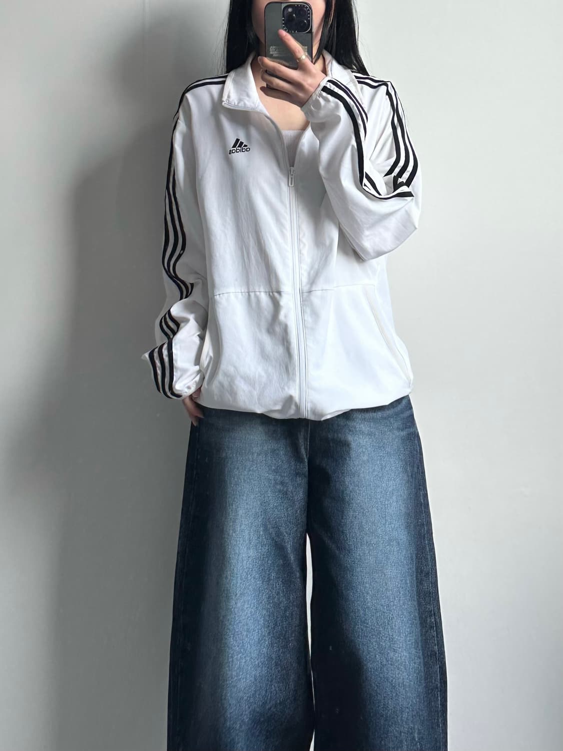 아디다스 이큅먼트 사이드라인 화이트 바람막이 자켓 상품이미지1