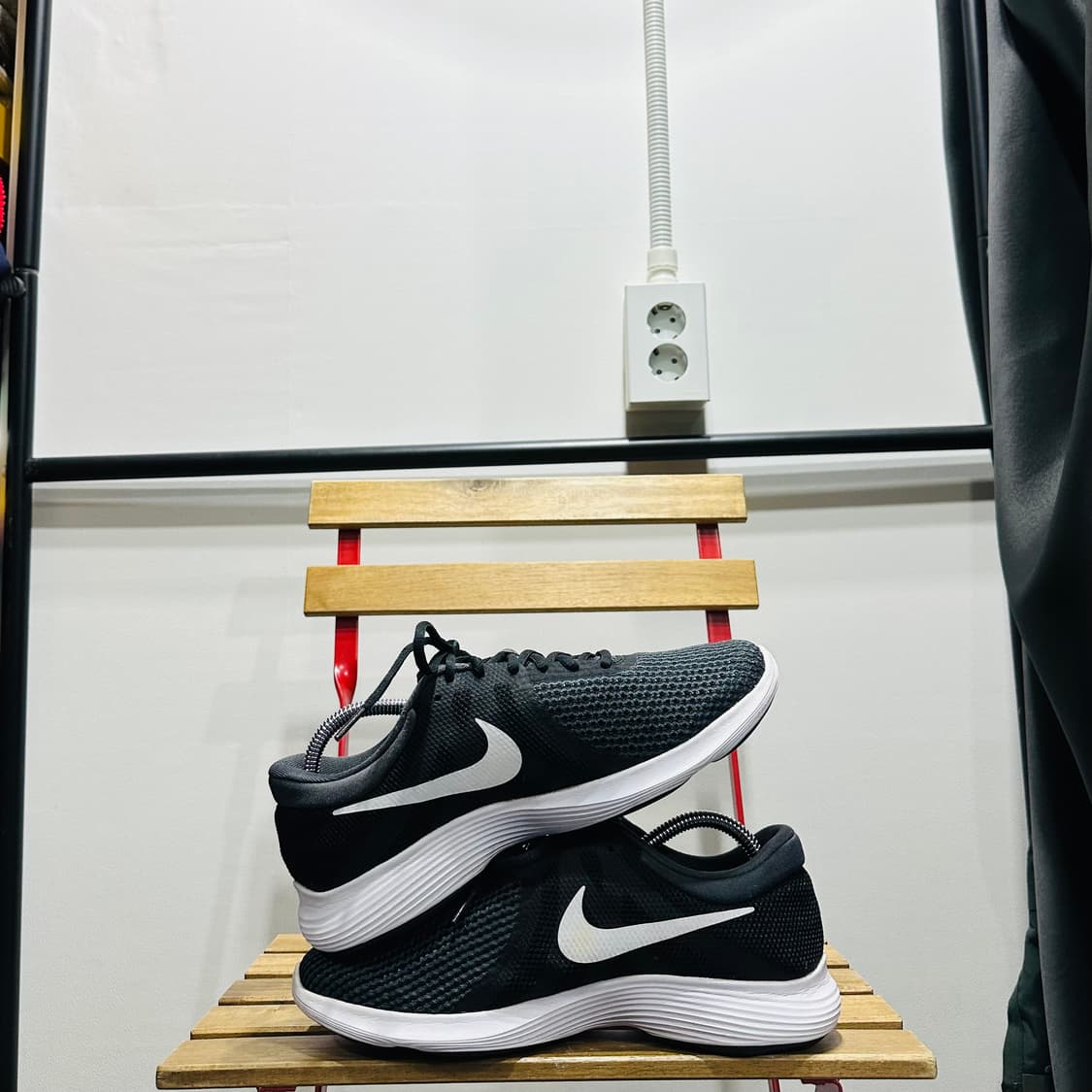 260) 나이키 운동화 남성 남자 런닝화 레볼루션 4 상품이미지7