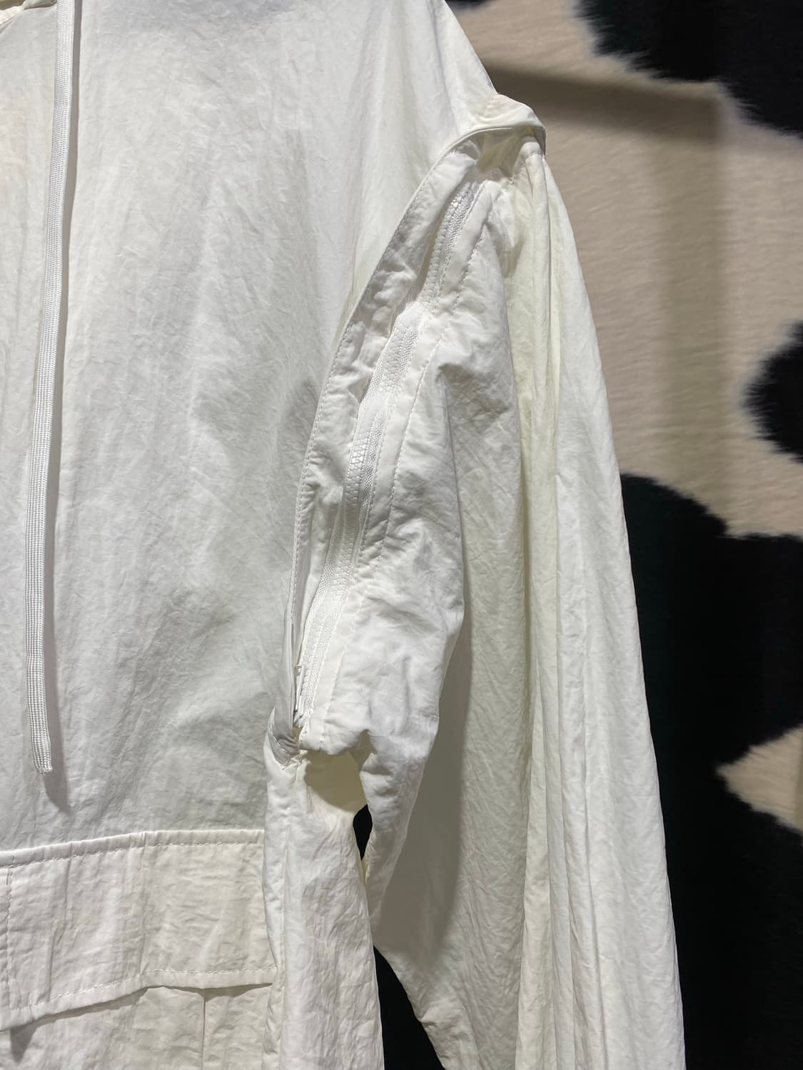 Lax dan tia 디테쳐블 슬리브 바람막이 상품이미지4