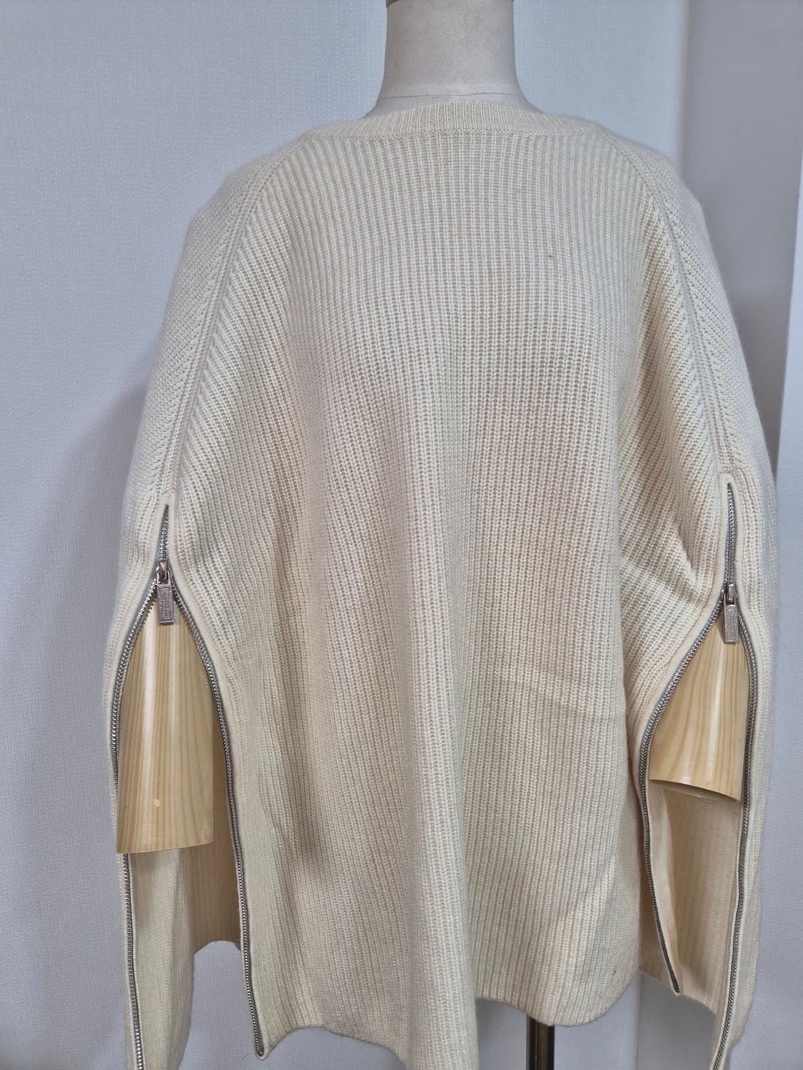 캐시미어100 케이프 스웨터  상품이미지3