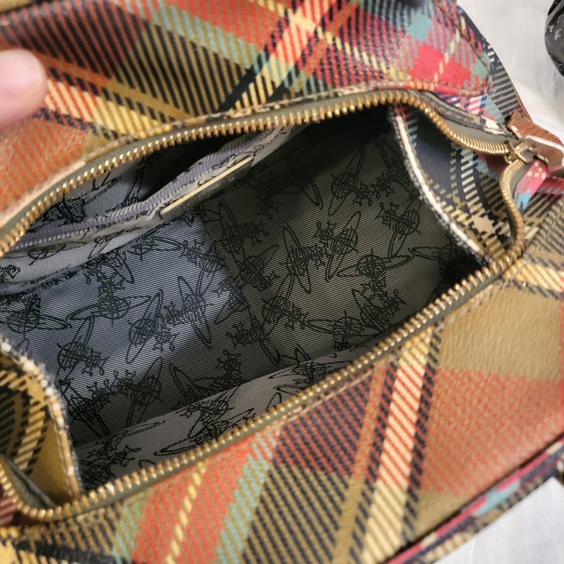 비비안웨스트우드 타탄 체크 토트백 가방 상품이미지8