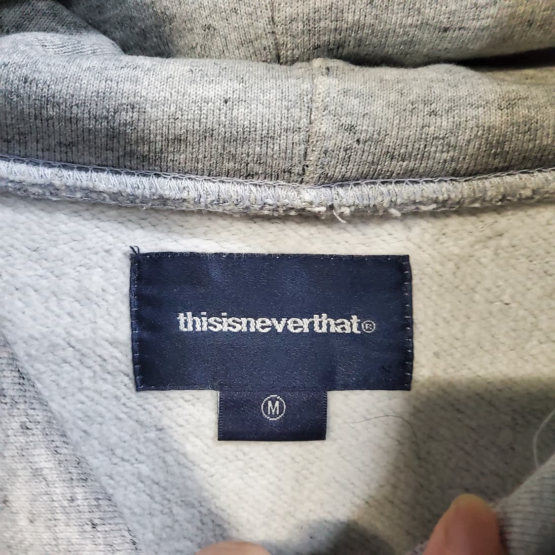 디스이즈네버댓 로고 후드티 상품이미지3